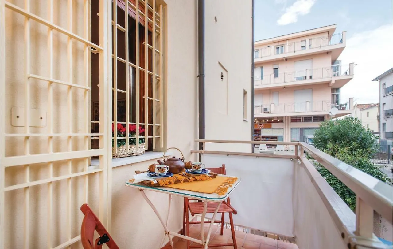 2 Bedroom Nice Apartment In Rimini 0*,