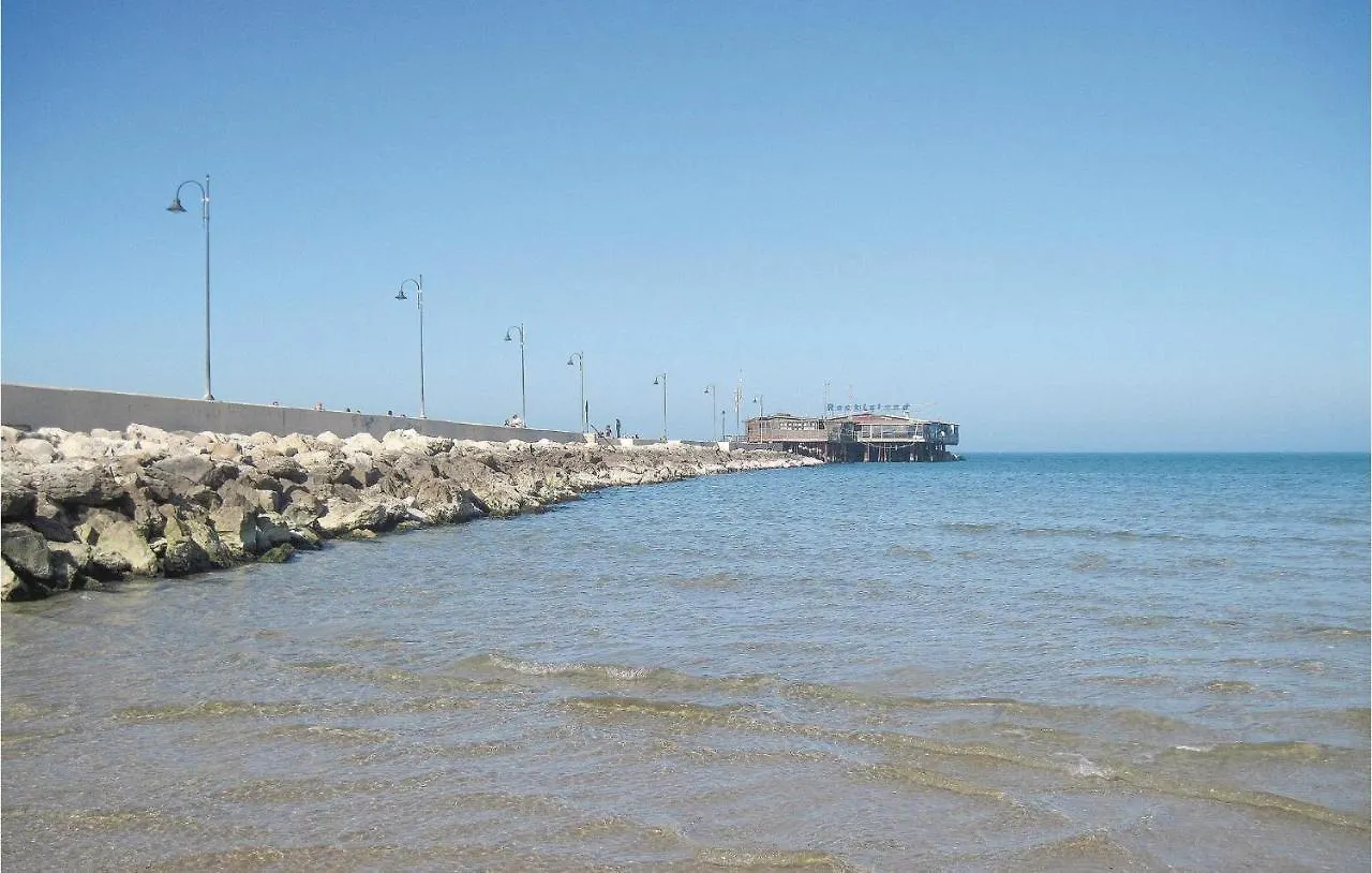 2 Bedroom Nice Apartment In Rimini